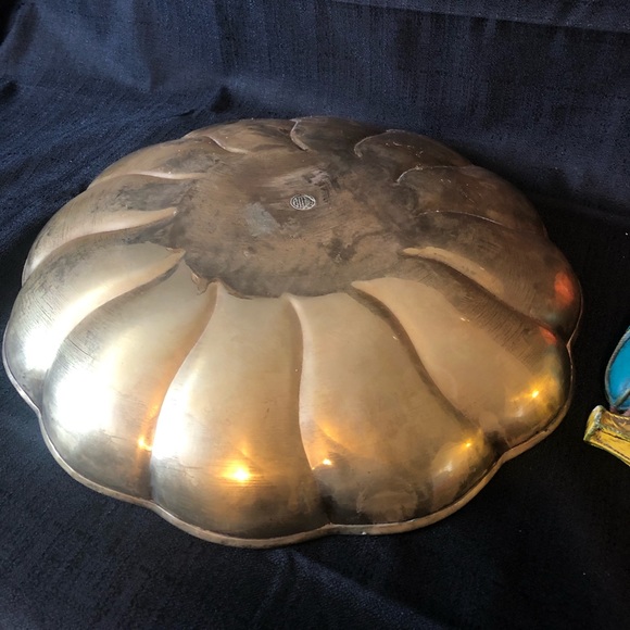 Scalloped solid brass bowl floral like decor; large 14” by 2.5” India import VTG - Picture 7 of 9